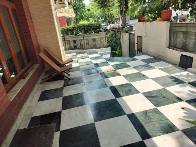 Flat for rent in Deri