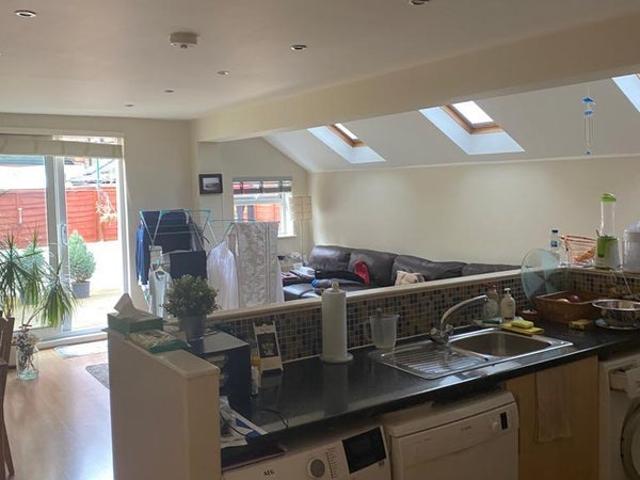 Apartment for rent in Shepherd's Bush, Greater London