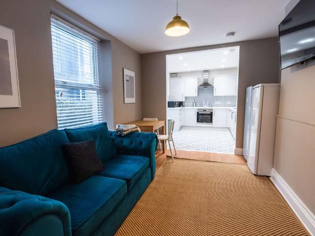 Room for rent in St.Judes, Mount Wise