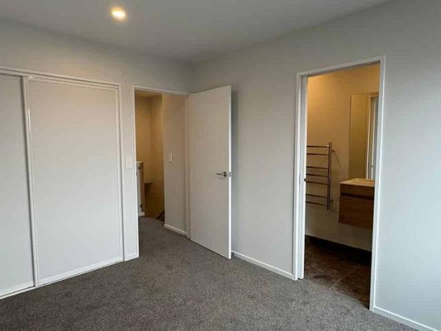 Apartment for rent in Heathcote, Canterbury
