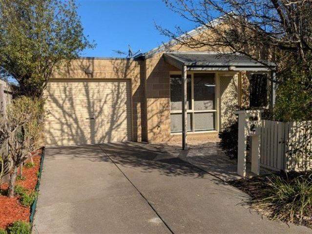 Apartment for rent in Riddells Creek, Victoria