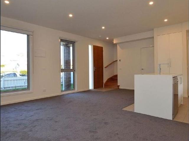 Townhouse for rent in Camerons Creek, Victoria