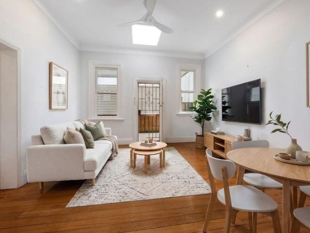 Apartment for rent in Lower North Shore, Sydney