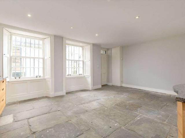 Townhouse for rent in Scotland