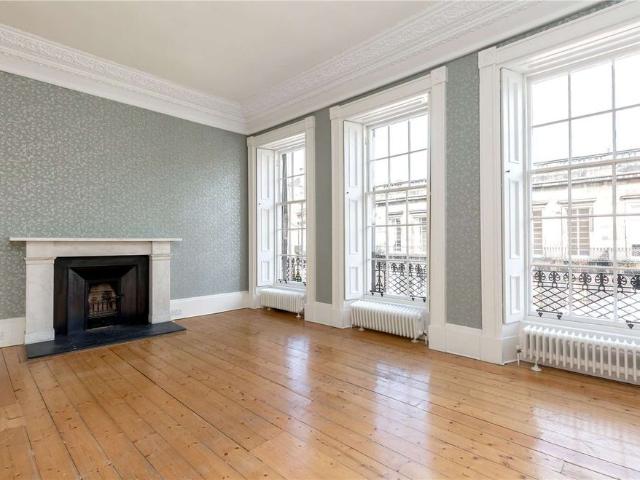 Townhouse for rent in Scotland