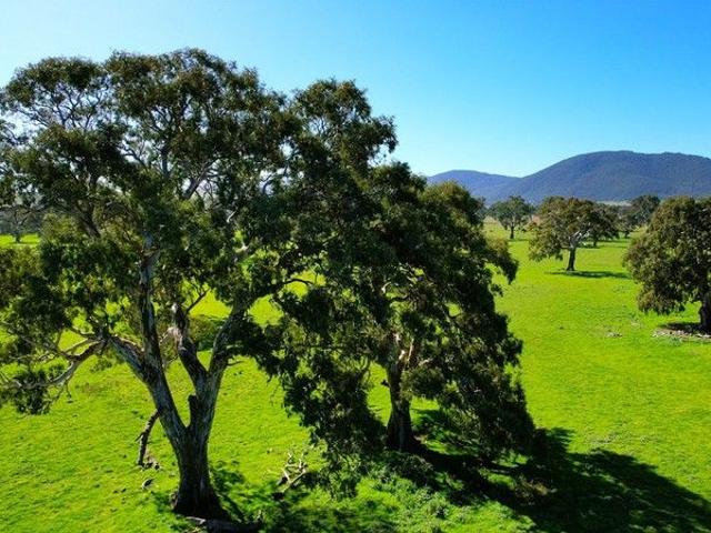 Cottage for sale in Victoria