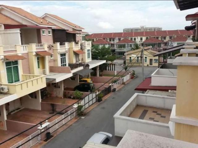 Townhouse for rent in Wellesley, Penang
