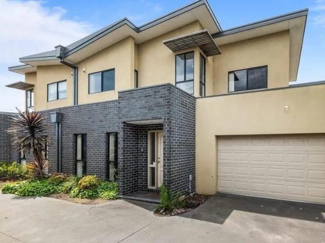 Townhouse for rent in Camerons Creek, Victoria