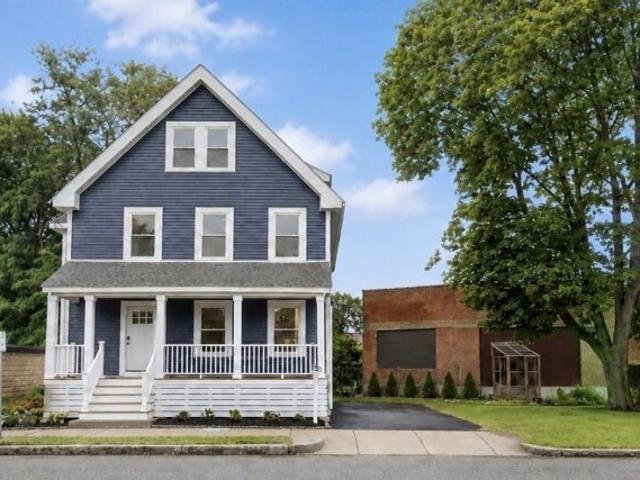 House for sale in Wyoming, Melrose