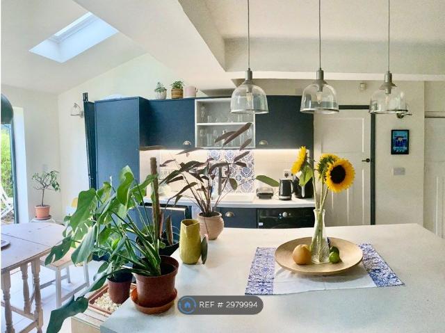 Room for rent in Cotteridge, West Midlands