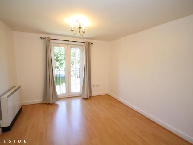 Apartment for rent in Burnedge, Greater Manchester