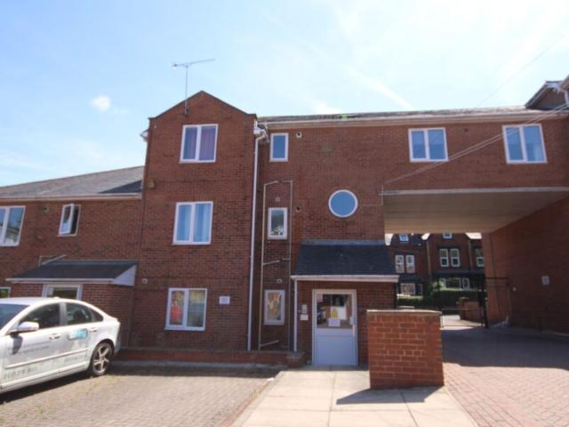 Apartment for rent in Hyde Park, West Yorkshire