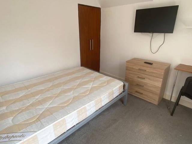 House for rent in Woodhouse Cliff, Leeds
