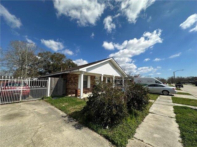 House for sale in Violet
