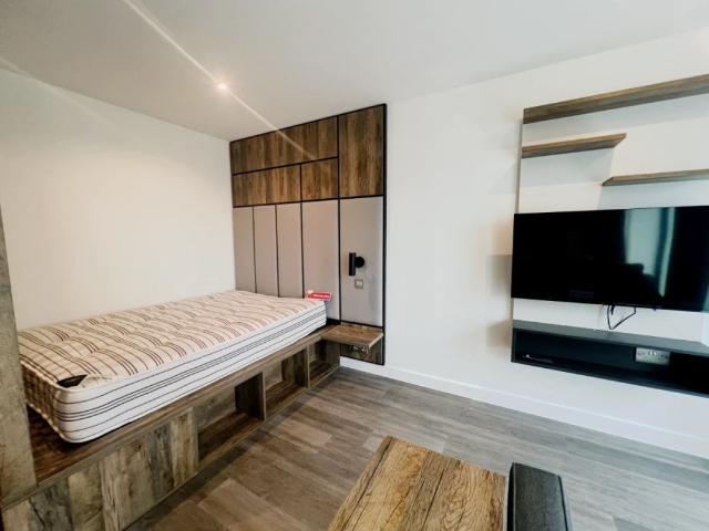 Studio for rent in West Yorkshire