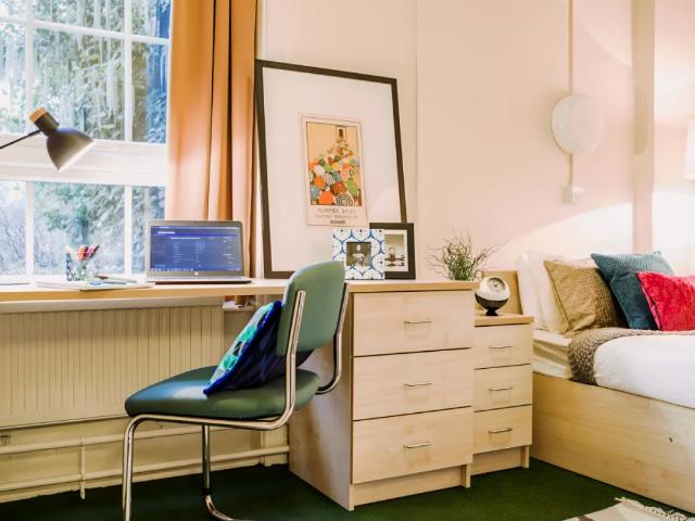 Room for rent in Barton In Fabis, East Midlands