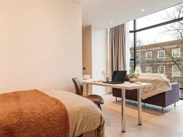 Studio for rent in Queen's Quarter, Northern Ireland