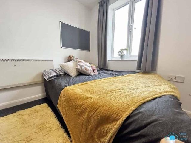 Room for rent in Troy Town, Rochester