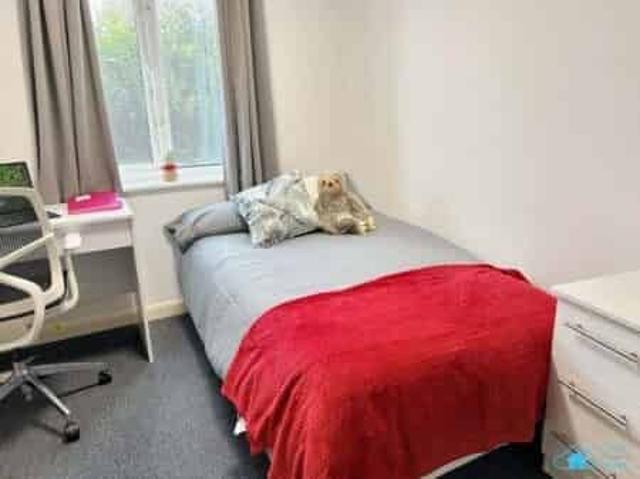 Room for rent in Troy Town, Rochester