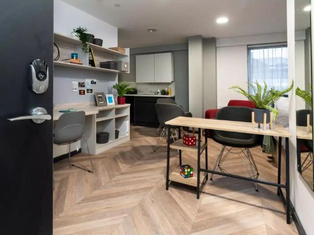 Room for rent in City Centre, Isle Of Man