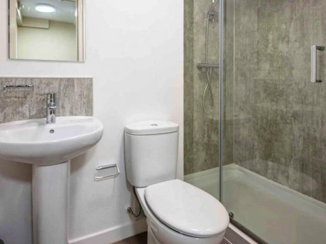 Room for rent in West End, Scotland