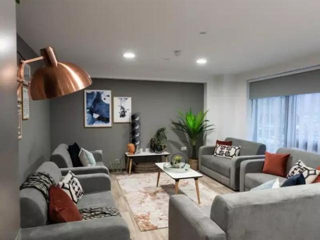 Room for rent in City Centre, Isle Of Man