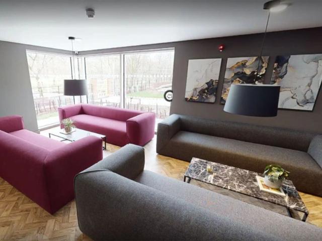 Studio for rent in Newcastle-under-Lyme, Staffordshire