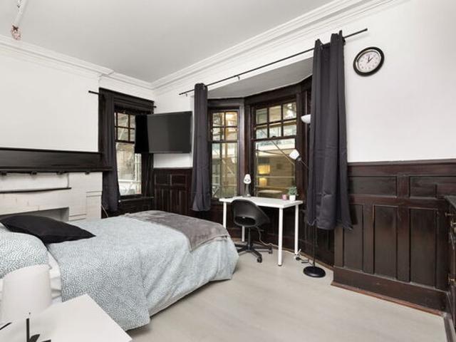 Room for rent in Toronto, Ontario