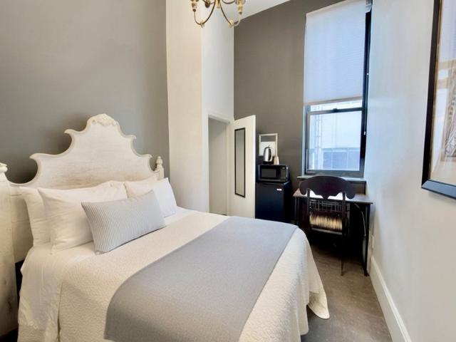Room for rent in Arverne, New York