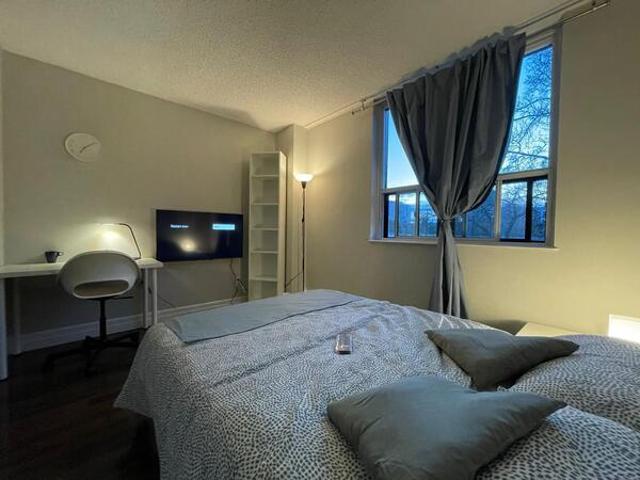 Room for rent in Wedgewood, Alberta