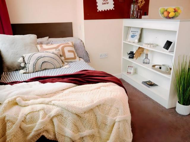 Studio for rent in Highfields, Old Wharf