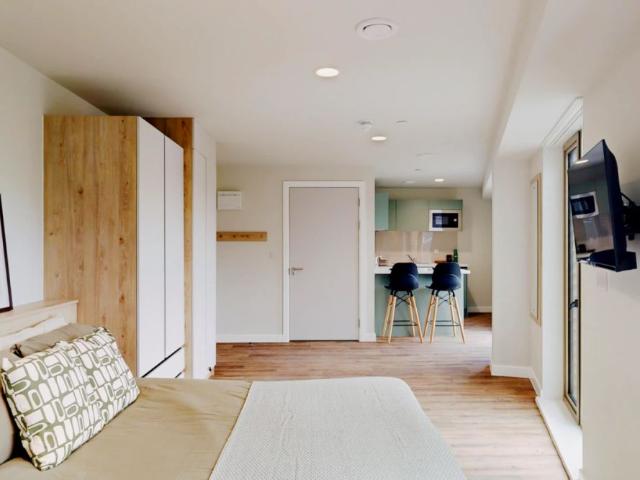 Studio for rent in Hyde Park, West Yorkshire