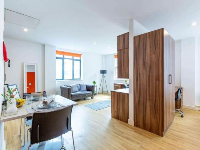 Studio for rent in Stokes Croft, Bristol