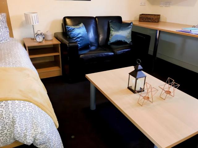 Studio for rent in Elmfield, Leicestershire