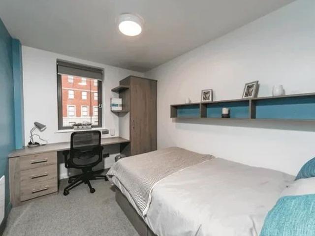 Studio for rent in Newtown, Reading