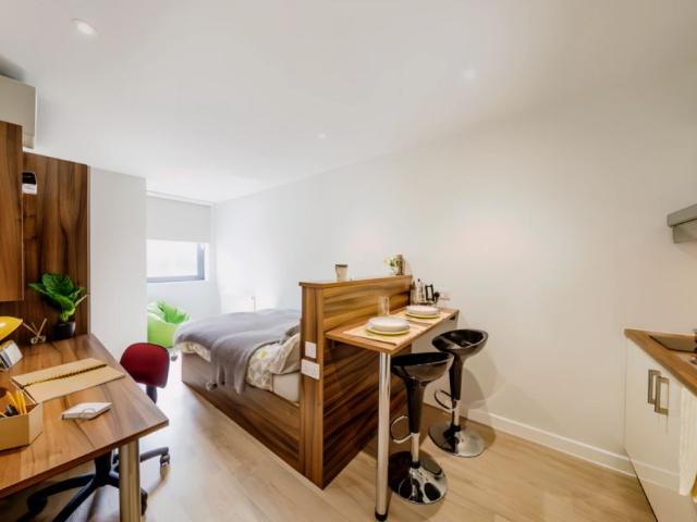 Studio for rent in Reading