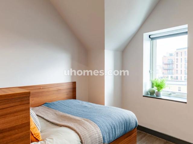 Studio for rent in Egham, Runnymede