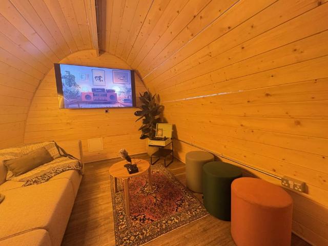 Studio for rent in St Ann's, Haddon