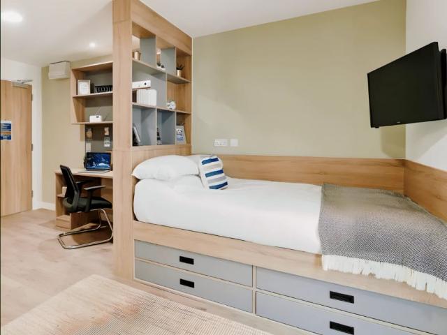 Studio for rent in The Polygon, City Of Southampton