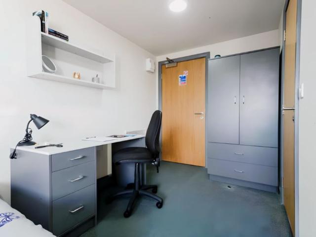 Studio for rent in Oakhill, Stoke