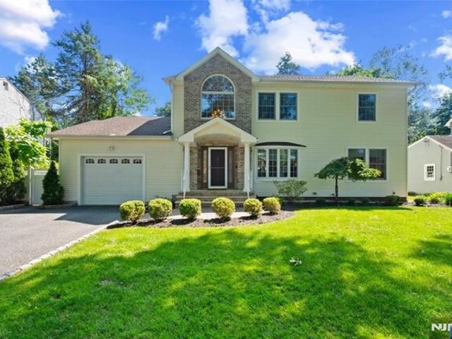 House for sale in Paramus, New Jersey