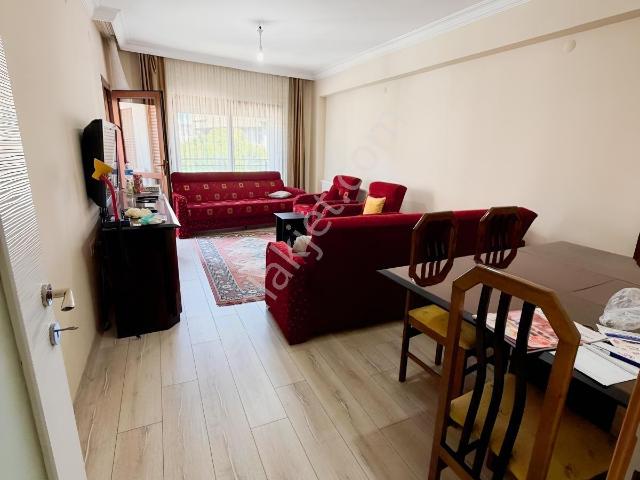 Karabağlar, İzmir içerisinde kiralık mülk