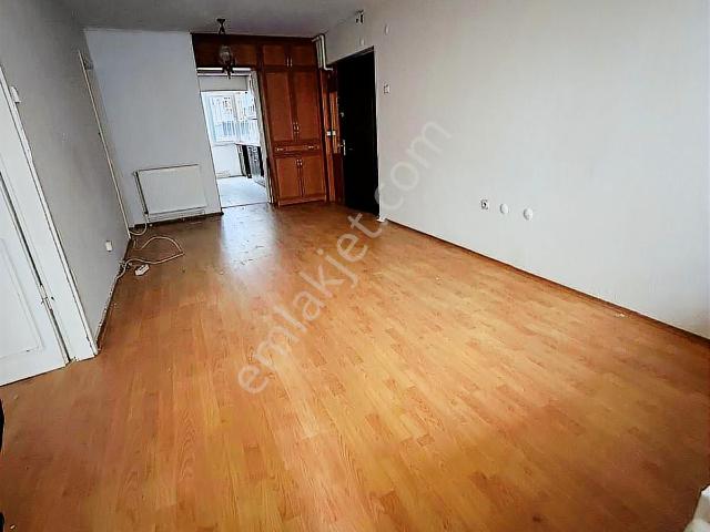 Karabağlar, İzmir içerisinde kiralık mülk
