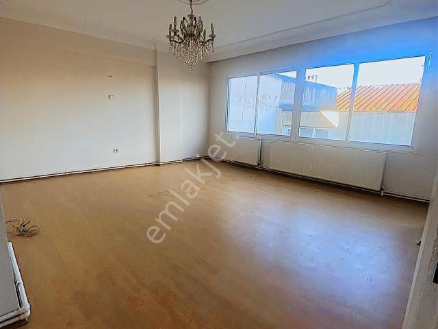 Karabağlar, İzmir içerisinde kiralık mülk