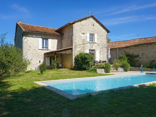 Maison vente à Nontron, Saint-martin-le-pin