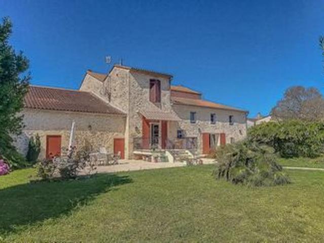 Villa vente à Lesparre-Médoc, Saint-yzans-de-médoc