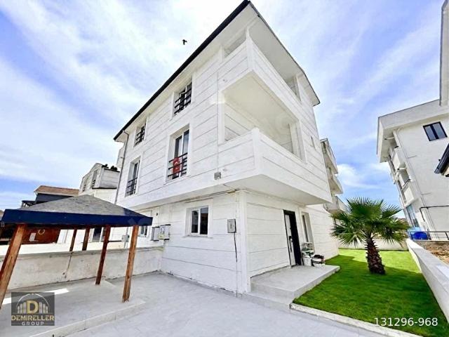Yeniçiftlik Mahallesi, Marmaraereğlisi içerisinde satılık Villa