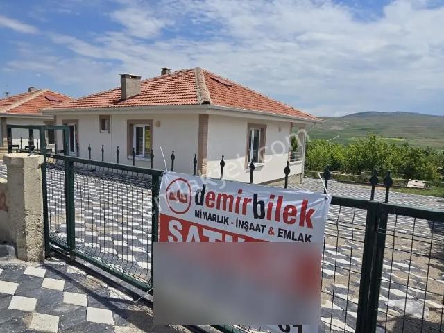 Yeni, Kırşehir Merkez içerisinde satılık Villa