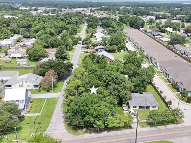 Land for sale in Bay Saint Louis, Mississippi