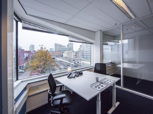 Bedrijfspand te huur in Bezuidenhout, Den Haag